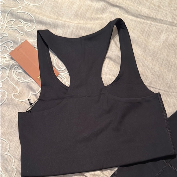 REVOLVE Girlfriend Collective Black High-Waisted Athletic Shorts and Bra Set NWT - Picture 5 of 7